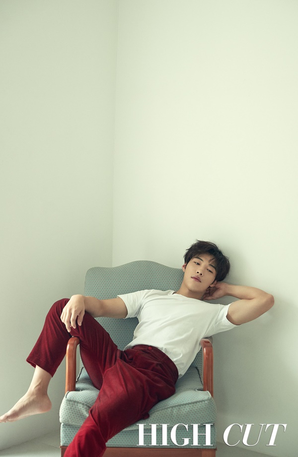 Actor Woo Do-hwan lined the border between boys and men and decorated the cover of the magazine Hycutt.Woo Do-hwan has released a routine appearance of taking rest through the style magazine Hycutt pictorial.Under the warm natural light, clear and young skin and clear eyes without double eyelids revealed a transparent boyhood.It features basic items such as warm knit, white shirt, and white tee, and shows the charm of superior physical male.It emits a bass voice and a fragrant body odor and makes you imagine a deadly Temptation.In an interview after shooting, Woo Do-hwan said why he joined the crank-in movie Lion on the 14th.After first being noted for the role of the master snapback, everyone around us said, The next is really important, the next is really important.(Laughing) Its always a critical time, so it seems like the script is the standard: whether its fun, if I can express it well, and why I chose lion.I think I was a little possessed when I first met the director, and if I went as you said, I would have a really interesting movie.It is a Feelings movie that has not been seen much in Korea until now. Everyone said, This movie itself is a challenge.When asked about the resemblance to the poetry of the Great Temptation, he said, Of course, I do not like How do you hate me? I do not know if it is a buzzing tone, but it is right to say straight.I dont want to talk about it or take it from behind, but I dont want to take it from behind, and I dont want to take it from behind.He also expressed his feelings about his recent attention as a four-person rookie along with Jang-yong, a former president of Yang Se-jong. Woo Do-hwan said, Thank you for joining with good actors.Im ashamed, and Im going to have to work harder to be with you. And this is a stimulus. Ive never met those three.There are some things like the strong Feelings as Actor of the same era, and they seem to be influenced by their acting work, and it seems to be amazing in reality.I think its Feelings, he laughed.Woo Do-hwans picture can be found on Hycutt 226 published on the 30th.