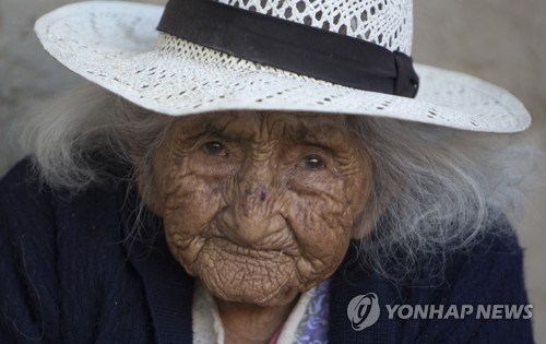 비공식 세계 최고령자인 훌리아 플로레스 콜케 할머니 [AP=연합뉴스]