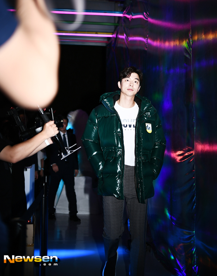 On August 30, the down jacket brand The Discovery Expedition six-year anniversary 18F/W showcase was held in Seongdong District, Seongsu-dong S-FACTORY D Dong.On this day, actor Gong Yoo is posing in photo event.Lee Jae-ha