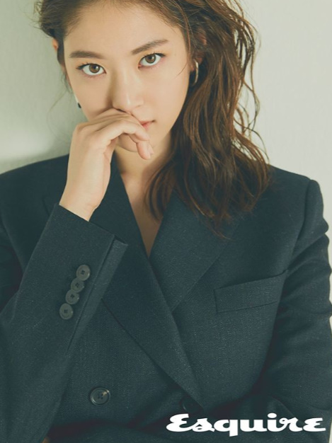 Actor Gong Seung-yeon boasted a sophisticated charm.On the 30th, Gong Seung-yeon posted a picture of his SNS with the magazine Esquire.In the photo, Gong Seung-yeon showed off an alluring atmosphere in a black top. In another picture, Gong Seung-yeon boasted sophistication through a jacket.Gong Seung-yeon recently announced that he was a human beingEsquire offer