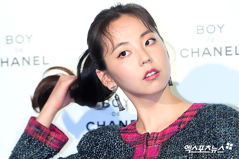 Singer and actor Sohee, who attended a fashion brand photo wall event held at Studios in Seoul, Seoul, on the afternoon of the 30th, has photo time.