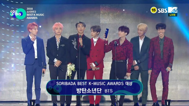 Idol group BTS (BTS) won the grand prize at the 2018 Soribada Music Awards, leaving a meaningful impression to call attention.At the 2018 Soribada Best K Music Awards held at the Seoul Olympic Gymnastics Stadium on the afternoon of the 30th, BTS won the Shinhan Ryu Social Artist, Main Award and Grand Prize, becoming the main character of the three gold medals.First, member Jay Hop said, I think the social power was great, after receiving the Shinhan Ryu Social The Artist Award. I will continue to give happiness and joy to you and our daily life.BTS, which provides a vast amount of content through the Internet, has started communicating through Twitter and blogs since its debut, and has been steadily providing group and personal contents to date.As a result, it was nicknamed the Idol content end king.We always thank Ami, said Jin, who was the member of the main award, and we appreciate the staff and the agency Big Hit Entertainment. Lee Jimin grabbed the microphone and said, Ami, everyone.I thank the staff and once again thank you so much, he said, expressing his gratitude with a sincere voice.There were voices of enthusiastic support for BTS everywhere.Leader RM also gave an impressive impression to the child and attracted attention.We wanted to perform once before we retired as singers, he said shortly after the award. We made it possible for us to perform at this venue three years ago, and you made it as the owner of Gocheok Dome and the main stadium.You made the seven boys special, and youre the ones who have been given the grand prize during the activity, he said.I hope your life will become more special because of BTS. BTS, which presented the stage of the new song Idol (IDOL), was awarded the grand prize and the last stage was decorated with FAKE LOVE.BTS, which debuted in June 2013, is a group that has been active for the sixth year of this year.Big Hit Entertainments man Idol, born by the production of Bang Si-hyuk, is showing colorful performances on the theme of thoughts, dreams and love of teenagers and 20s youth.Among the existing Idols, BTS, which has become hugely popular in the former world, has formed a fandom centered on teenagers such as burning and blood sweat tears following burning, and has since gained a higher popularity through spring day and DNA.It is also named Ali in dozens of World countries including Southeast Asia, the United States and Europe.In a way, BTS had a unspecial Idol time, but it had been a steady walk, with its passion and dreams for music.The traces of that effort have led to a solo concert and a popular Idol group that tours overseas.SBS MTV Broadcast Screen Capture, Big Hit Entertainment Provides