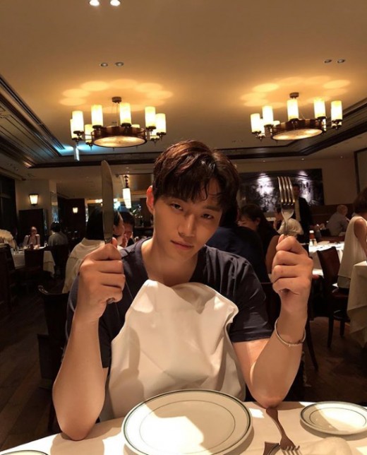 Singer and actor Lee Joon-ho has revealed his attitude toward meat.On the 31st, Lee Joon-ho posted a picture on his Instagram with an article entitled Give Meat.Lee Joon-ho in the open photo stares at Camera with a knife in one hand and a fork in one hand.Lee Joon-hos spooky eyes give the audience a laugh.Meanwhile, Lee Joon-ho is considering his next film after the drama The Oily Melody.