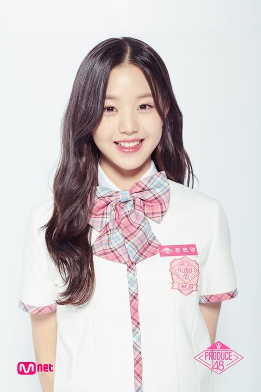 A new center, Jang Won-young, Jeon So-mi and Kang Daniel, were selected by national producers.It is Jang Won-young, the youngest of ProDeuce 48 and became Kookpick with his ability and charm.Cable channel Mnet survival program ProDeuce 48 has come to an end, and the music industry is focusing attention on the birth of Aizwon, which will debut.Io Ai and Wanna One are making their debut through the ProDeuce 101 series, and it is noteworthy that they will continue to have a ripple effect on the music industry.Above all, Io Ais Jeon So-mi and Wanna Ones Kang Daniel are attracting attention to the birth of a new center.It is Jang Won-young who won the final prize in the final live broadcast of ProDeuce 48 and stood at the debut song center of Aizwon.Jang Won-young was a notable contestant from the beginning of the broadcast.ProDeuce 48 is the youngest Idol producer and has gained popularity as an Idol producer who combines skills and talent as well as outstanding appearance.It captivated the national producers with its unique bright and pleasant energy to be called human vitamins, and eventually it defeated Miyawaki Sakura, who had a change in rankings, and made his debut as the final center.Expectations for Jang Won-young have already been demonstrated through ProDeuce 48, which drew attention with its outstanding visuals at the beginning of the broadcast.Since then, I have succeeded in appealing to the talented side and have entered the stable zone with the charm of the bright energy.It was not perfect, but it showed a gradual growth, and the effort in the process got a good response.In terms of ability, he was well received in the program so that he was called a mother girl group member.In particular, Jang Won-young succeeded in raising his presence by showing his charm and talent for each mission that leads to the stage such as too much, side to side and Rolin Rollin.It was natural that the national producers were chosen because of the efforts and sincerity that they tried every time for the best stage.In the second ranking announcement, he was also the only Idol producer to win more than one million votes.Jang Won-young said: I am so grateful for the gift of such a high and valuable debut, and thanks to the national producer, I am standing here.I will be a hard-working Jang Won-young. I will not be in the rankings, but I will always be the same center, and I will be the center that shines all my sisters. In fact, there was a change in the rankings so that there was a reaction that it seemed to receive reverse discrimination as the controversy of Wisple in the early stage of ProDeuce 48 broadcast.In the second ranking announcement ceremony, I proved my presence by climbing to the first place, but in the third ranking announcement ceremony ahead of the final live broadcast, I dropped to 7th place.Although there was a reaction that it seemed to be damaged by the wisp check, Jang Won-young did not shake and showed the best stage and achieved the final first place in the final live broadcast.Ahn Yoo-jin of Starship and Choi Ye-na of the upper shoe also joined the Aizone member with a dignified check.It is Jang Won-young, who eventually became the first center of Aizwon to overcome checks.As it has both appearance, ability, charm and talent, it is expected that the three major national centers will be able to play Jeon So-mi and Kang Daniel.Mnet offer