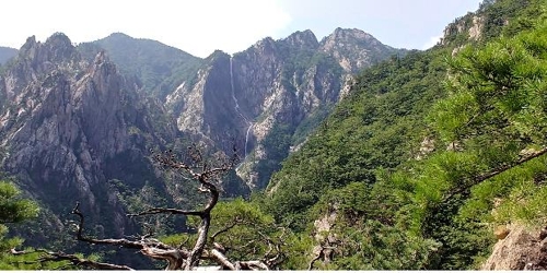 8월 30일 촬영한 토왕성 폭포 [국립공원관리공단 제공]