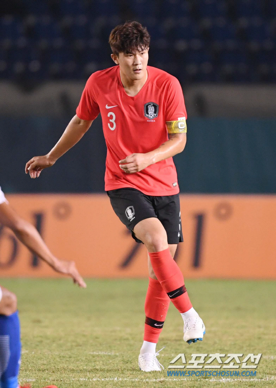2018 자카르타-팔렘방 아시안게임 남자축구 E조 2차전 한국과 말레이시아의 경기가 17일 오후 인도네시아 반둥시 잘락 하루팟 스타디움에서 열렸다. 사진은 한국 김민재  반둥(인도네시아)=김경민 기자 kyungmin@sportschosun.com /2018.08.17/