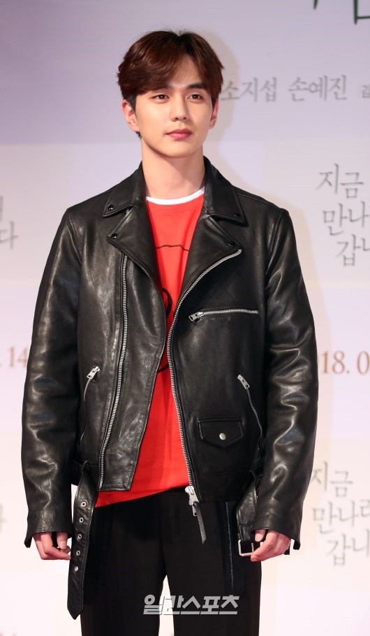 A Drama official said on the 3rd, Yoo Seung-ho will take on the main character Gang Bok-su, who is the SBS Academy romance act Revenge is back.Yoo Seung-ho plays The Man Instead and the delightful, wretched hero Gang Bok-su, who was trying to regain his life in the play, a torn-up that really seems to have popped out of the comic.Regardless of his childhood, he is a person who lives a life of replacement man for revenge after entering the juvenile detention center by flocking to school violence attackr.After his debut, the comic genre is the first time that Yoo Seung-ho will play various genres ranging from comics, action and romance through Revenge is Back.It is a story that lives a life that is uncontrollable again with the poor youths who are dreaming of revenge for their ex-girlfriend and friend who ruined themselves, and who are married instead, parting instead, and shuttle instead.The new director Kim Yoon-young and director Ham Jun-ho co-director of oil-in-the-money melodrama work.Initially, SBS Wolhwa drama was a big issue by Jang Hyuk-rin, but it was decided that revenge came back as a result of a push.It is the follow-up to Lee Je-hoon and Chae Soo-bins Foxing Star which is currently on the air.The show is coming December.
