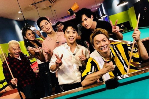 BIGBANGs victorious has released a photo of himself with members of Japans national group SMAP.Victorious appeared on his Instagram on the 2nd of the month, 7.2: I participated in the Youtuber Challenge of Mr. Tsuyoshi Kusanagi!I was so happy that Mr.Singo wanted to meet with the BIGBANG complete body quickly!And posted a photo taken with SMAP members Tori Kelly Singo, Kusanagi Tsuyoshi, Inagaki Goro Noguchi and others.On this day, Tori Kelly Singo also posted a picture of her with Victorious on her Instagram.The photo appears to have been taken by Victorious after appearing on digital channel AvemaTVs 7.2 New Windows featuring Tori Kelly Singo, Tsuyoshi Kusanagi and Goro Noguchi Inagaki.