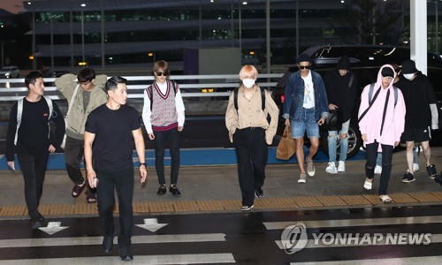 When the BTS showed up at Incheon International Airport at 7 pm on the day, many fans who came early cheered and followed them.Airport users also stopped their way and showed high interest in their appearance.The members waved to the fans without any special comment and entered the departure hall.Instead, I am truly honored to be the second number one player on the Billboardss 200 chart.  I am grateful to all of you and thank you for this festival.Thank you, he said.The world tour will be held 33 times in 16 cities, including the Seoul Jamsil Olympic Stadium performance, which was held on the 25th ~ 26th of last month, with a total of 790,000 people.As BTS repackaged album Love Yourself Resolution Answer (LOVE YOURSELF Answer) topped the Billboardss main album chart Billboardss 200, attention has now been focused on the main single chart Hot 100.The previous work, Love Yourself Former Tier (LOVE YOURSELF: TEAR) title song Fake Love (FAKE LOVE) entered the 10th place in Hot 100 and the ranking rise is the point of observation.Psys Gangnam Style set a record for the seventh consecutive week on this chart, but it was the first time that Korean singer songs came to No. 10 with entry.Hot 100 is a chart that selects the most popular songs in United States of America for one week by combining streaming performance, sound source sales, and radio broadcast frequency.It is known that it is harder to enter the Billboardss 200 because it is the key to how popular the song was consumed than the album chart where fandom is important.Billboardss will update the latest chart on the 8th, which is the number one bulletproof boy band, on its homepage on the 5th.There is also interest in whether those who have taken the top of the Billboardss twice a year will be invited for the first time as a Korean singer to the Grammy Awards, the most prestigious awards ceremony held every January and February.At the invitation of the Grammy Museum, they will host A Conversation with BTS (A Conversation with BTS) to meet American fans in Los Angeles on Wednesday.The first stage of the world tour overseas performance in Los Angeles on May 5-6 ..