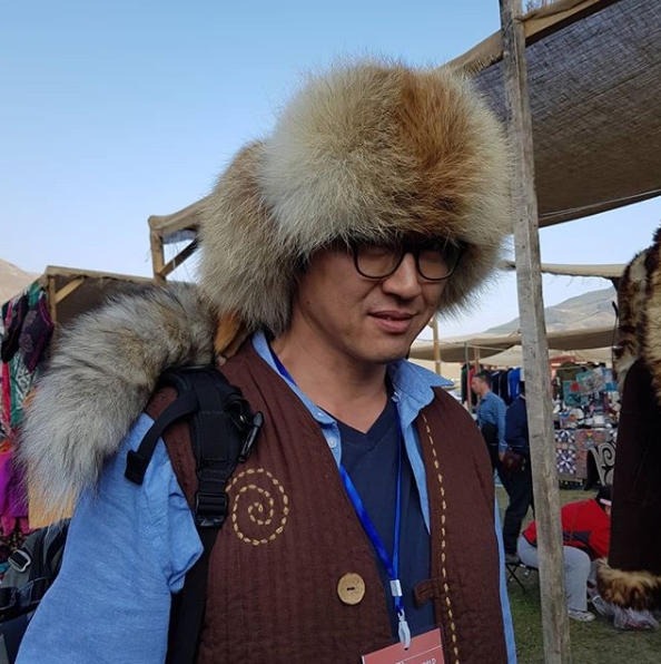 Actor Park Shin-yang has revealed a welcome recent situation.Park Shin-yang posted several travel photos on his Instagram account on September 4.Inside the picture was a picture of Park Shin-yang wearing Fur hat and smiling.Park Shin-yangs sleek jawline and high nose, revealed under Fur hat, captivates the eye.Park Shin-yangs warm visuals, which overshadow 51-year-olds, also draw Eye-catching.Fans who responded to the photos responded, Is it Mongolia? It looks very good, I want to see it!, Its been a long time. I want to see it. Please come out quickly.delay stock