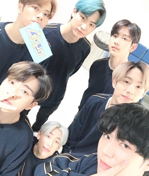 GOT7 will be on SBS Running ManRunning Man said in an official Instagram post on September 4, True Story is right! GOT7 is right! What did he do with Running Man?and posted a picture.The photo shows GOT7 members posing in the Waiting Room, with a warm look that captures Sight.kim myeong-mi