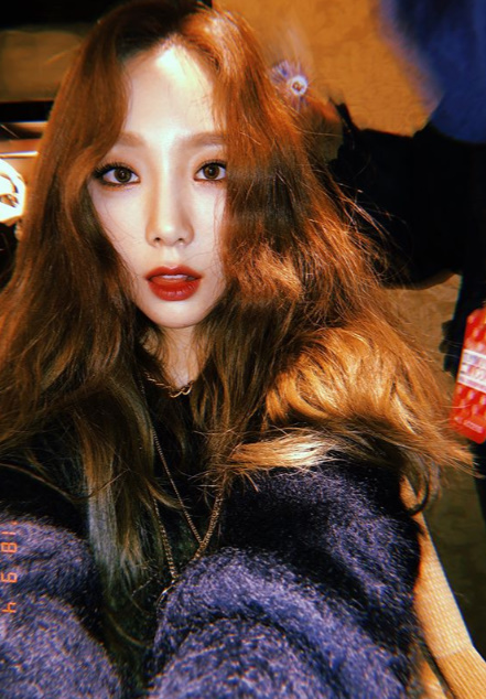Singer Taeyeon boasted a beautiful Beautiful looks.Taeyeon posted a picture on her SNS on the morning of the 5th. Taeyeon in the photo boasted mature charm with thick makeup.Taeyeon will announce her single album I did not know with Girls Generation - Oh! GG with Sunny, Hyoyeon, Yuri and Yoona at 6 pm todayTaeyeon SNS