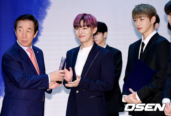 The 2018 National Brand Conference was held at the National Assembly Hall of the National Assembly Hall in Yeongdeungpo-gu, Seoul on the afternoon of the 5th.National Assembly members Kim Sung-tae, group Wanna One Yoon Ji-sung and Kang Daniel are attending.