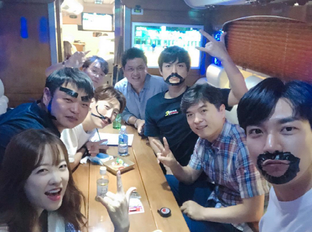 On the morning of the 5th, Kim Young-kwang posted a photo of his instagram with the cast of Your Wedding and director Lee Seok-geun.In the photo, members of Your Wedding are smiling at the camera with their beards attached to their mouths.In particular, Ko Gyu-pil has a tough tape on his Eyebrows and whiskers, revealing his unique presence in the cast.Kim Young-kwang added, Thank you so much, and thanked the audience for their interest in the movie.Meanwhile, Your Wedding was released on the 22nd of last month, and the number of audiences exceeded 2 million in 13 days.However, the previous day (4th) Search surpassed Your Wedding and climbed to the top of the box office, predicting another change in the film industry in late summer.