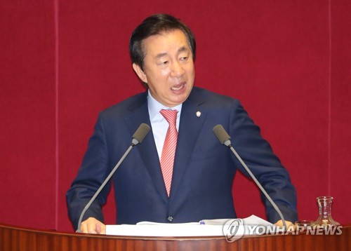 김성태 '교섭단체 대표연설' (서울=연합뉴스) 김주형 기자 = 자유한국당 김성태 원내대표가 5일 오전 국회 본회의에서 교섭단체 대표연설을 하고 있다.       kjhpress@yna.co.kr  (끝)