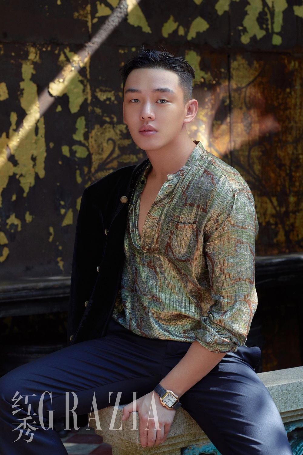 Yoo Ah-in appeared in the cover of the August issue of the Chinese edition of Grazia GRAZIA.Yoo Ah-in has enhanced the perfection of the picture with intense eyes and personality.From the edged facial expression that was introduced in a clean white jumper to the gentle eyes that were shown with a unique pattern of shirts, Yoo Ah-in, who unhappily revealed his unique character in front of the camera, showed off his unique atmosphere with his charismatic masculine beauty.Yoo Ah-in, who has achieved successful results in succession in films such as Apostle and Veteran in 2016, and has become more clearly established as a leading acting actor in Korea by stepping on the red carpet at the Cannes Film Festival through Burning Man with director Lee Chang-dong in 2018, is a member of The Artist Group Studio concrete that introduces new The Artists to the public as well as a flawless career as an actor He is active as the head of the organization.pear hyo-ju