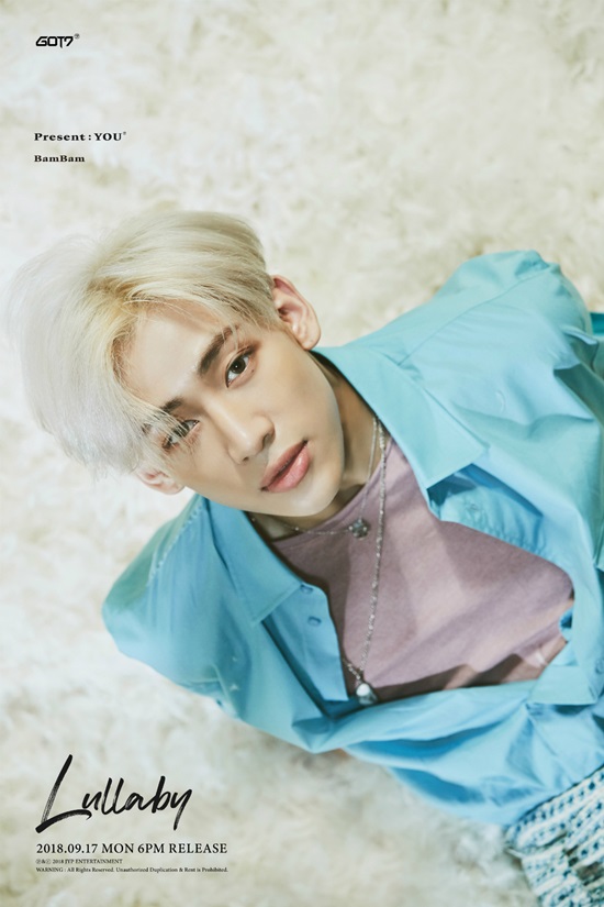 GOT7 (GOT7) Jackson and BamBam introduced their personal Teaser for their new song Esporte Clube Bahia (Lullaby) and raised expectations for a comeback.JYP Entertainment released six teaser images of Jackson and BamBam on various SNS channels of its and GOT7 on June 6.GOT7 released the personal Teaser image of Jackson - BamBam on the 4th, followed by Mark - Jin, 5 JB - Gifted - Yoo-gums personal Teaser, and completed the romantic charm of seven sweet guys.Jackson and BamBam created a fantastic atmosphere that seemed to face in their dreams and boasted a beautiful appearance at the same time, capturing the attention of fans.Jackson showed off his cartoon-like unrealistic visuals with a pose that reminded him of something in the warm sunshine and a nap in his arm.BamBam had a romantic atmosphere, digesting his bright blonde style, emitting a moist look.GOT7 gives a sweet whisper to listeners through this new song Esporte Clube Bahia.Esporte Clube Bahia is a pop song of Urban Deep House with an impressive dreamy synth sound, and depicts a feeling of sweet and happy love like a dream.In particular, Esporte Clube Bahia is a world wide title song produced in four languages ​​in Korean, English language, Chinese and Spanish.GOT7, which recently completed the World Tour GOT7 2018 WORLD TOUR in 17 cities around the world, prepared a new song Esporte Clube Bahia in various languages ​​to express gratitude to domestic and foreign fans who sent a hot castle One.The new album Present: YOU means For the group GOT7, the best gift of life is the fans (YOU).GOT7 was the first to perform Solo song for each of the seven members after its debut, and it included a total of 16 tracks including its own new songs and the instrumental version of the title song Aller Clube Bahia.The GOT7, which recently completed the 2018 World Tour successfully, expanded the scope of the tour area to Asia, Europe, North America and South America, expanded the size of the venue, and showed off the scale of the past, showing off the unstoppable growth of the global trend.In particular, Billboard introduced GOT7 as the first K-pop group to perform at the New York City Barclays Center and ranked the concert at the Los Angeles The Forum on July 6th among the World Tour as the ninth of the Hot Tour List Top 10.According to Billboard, GOT7s New York City performance collected 9,600 fans, with sales of $1.335,154 (about 1,465.4 million One).As a result, GOT7 is the only Asian singer to be named on this list, along with a joint tour of American rock band Jeuny and British legendary hard rock band Def Leppard, tours of prominent pop stars such as Taylor Swift, Billy Joel and Rod Stewart, and re-established the position of K Pop Representative Group.Meanwhile, the entire song of GOT7s title song Raller Esporte Clube Bahia and the regular 3rd album Present: YOU will be released on September 17 at 6 pm on various sound One sites./ Photo: JYP Entertainment