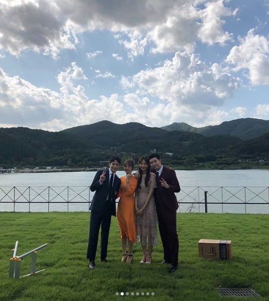 Actor Kim has released a photo with the I want to live together team.On the 6th, he posted several photos on his instagram with the article I love you.In the public photos, there was a picture of the book with Yeo Hoe Hyun, Kwon Kim, and Sewan Park.Kim also posted a picture with female performers such as Kim Mi-kyung, Han Ji-hye, and Park Sun-young, revealing his affection for the team.On the other hand, KBS 2TV weekend drama I want to live together, which is appearing in the movie, has finished all shooting on the 5th and ends on the 9th.Photo: The Golden Book SNS