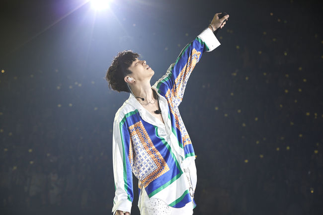 2PM Junho has once again shown his solid position as a solo The Artist, concluding his 7th summer solo tour of Japan.Junho opened a grand opening of the 2018 summer tour JUNHO (From 2PM) Solo Tour 2018 FLASHLIGHT with the release of Japan Minis 7th album (Imagination) on July 11th, starting with Nagoya on June 30th.Osaka University, Tokyo, Fukuoka, Sapporo, Japan performance holy place Budokan followed by the tour final stage of Osaka University Castle Hall on the 5th, and finished 12 performances in five cities.The final performance book Junho presented various repertoire such as SO GOOD, Candy, Ice Cream and Kimino Koe and SAY YES arranged in rock versions in the background of colorful stage using the latest lighting equipment.In line with the tour title FLASHLIGHT, novel stage devices and beautiful lighting have created more synergies for Junhos performance.Fans of the Angkor stage impressed Junho with the slogan Thank you for the summer of six years along with the yellow balloon, which is the member color of Junho.Junho said, I am really happy to be a singer, 2PM, and I can sing and dance in front of you.The album Imagination released by Junho was popular with Oricon Daily and Weekly album charts and top of the Billboard Japan top album sales chart.In particular, Junho was the first of the 2PM solo projects and collected the topic for the first time in six years after releasing his first solo album in Japan in 2013.Since 2013, Junho has been releasing solo albums and tours every summer in Japan, and has been attracting the charm of summer men. This year, he continued to release and tour summer albums for the sixth consecutive year.On the other hand, at the Seoul Forest Galleriaphore G-Seouliteum located in Seongsu-dong, Seoul, from September 4th to 23rd, the debut tenth anniversary of group 2PM to which Junho belongs will be held successfully. Im on it.At the opening ceremony held on the morning of the 4th, JYP chief Park Jin-young, 2PM member Nichkhun, and JB and camp of junior group GOT7 celebrated the journey of 2PM 10 years together.JYP Entertainment