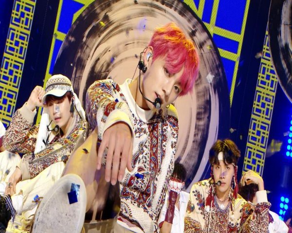 MBC Show! Music Core is a spectacular stage with Choi Jing senior Idol such as BTS and Shinhwa.BTS will complete two songs, including the song idol that entered the Billboard Hot 100 chart, and the song Im fine from the repackaged album LOVE YOURSELF Answer .Shinhwa, who recently made a comeback with the special album <HEART> commemorating his 20th anniversary, also meets fans with other songs including the title song Kiss me like that.In addition, Park Ji-min, who resumed broadcasting activities in three years, can meet various comeback stages such as NCT Dream and Nam Woo-hyun at once.Meanwhile, MBC Show! Music Core will be broadcast at 3:30 this week, five minutes later than usual.