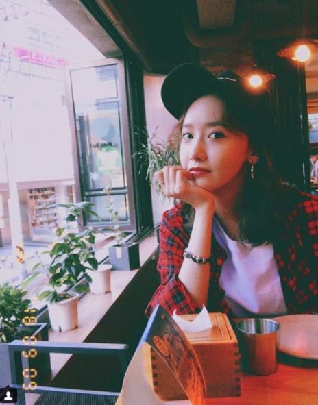 Im Yoon-ah, a member of Girls Generation and actor, has been a pure and recent news.On the 9th, singer and actor Im Yoon-ah posted a picture with the article Today is EDM Coin Princess VIP ~ ~ ~ # Spectrum Dance Music Festival # Jung Stargram through personal Instagram account.In the public photos, Im Yoon-ah is enjoying everyday life in a modest outfit, not a spectacular figure on the CRT or stage, and Im Yoon-ah, who boasts superior beauty, has caught the attention of fans.On the other hand, Girls Generation, which Im Yoon-ah belongs to, is a song called Oh!GGs single Lil Touch and has been receiving a hot response from fans by releasing music videos on the 5th.Im Yoon-ah Instagram caption