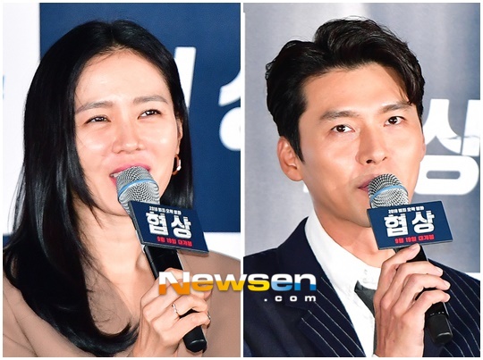 Could this Chuseok, Son Ye-jin and Hyun Bin succeed in Movie - The Negotiation with the audience?The movie Movie - The Negotiation (director Lee Jong-suk) premiered at CGV Yongsan I-Park Mall in Yongsan-gu, Seoul on September 19.The meeting after the movie screening was attended by leading actors Son Ye-jin, Hyun Bin and Lee Jong-suk.Movie - The Negotiation is a crime entertainment film in which the worst hostage drama ever occurred in Thailand and the crisis Movie - The Negotiation starts the movie - The Negotiation of a lifetime in order to stop the hostage Min Tae-gu (Hyun Bin) within the time limit.Due to the characteristics of the film, Son Ye-jin and Hyun Bin play with each other through the monitor with little face-to-face God.I was worried and expected to hear that it was going to be an unfamiliar way of shooting this one, said Hyun Bin. It was unfamiliar at first.It was hard to listen to the voice through the breathing, movement, gaze processing, and in-ear of the actor only by looking at the small monitor, but I got used to it when I continued shooting. On the other hand, I had fun going to the acting of Son Ye-jin. At first, I felt like I was playing a one-person drama, but it was a fun experience to think about.Son Ye-jin also said, It was like talking to a monitor without facing an opponent actor in a limited space, on a set, and talking on a monitor. He also had to express everything with a close-up and a bust shot.Later, it felt like I really had to save the hostage, so it was hard. In particular, Son Ye-jin said that he was a police officer and Movie - The Negotiation, and he could not express his feelings.I tried to suppress my feelings as much as possible rather than the calculated acting, he said. But if Ha Chae-yoon was cool from beginning to end, the audience would not have felt human affection.Ha Chae-yoon would have been a much weaker and more humane person, but as a police officer and Movie - The Negotiation, he wanted to come to the gap that he had to rescue the hostage safely. Hyun Bin, who played a full-fledged villain for the first time in his life, said, I think that the person named Min Tae-gu is a villain, but there is a human aspect.I thought there were many emotions and various narratives, he said. I thought about how to express it without being typical, and I talked to the bishop a lot.Movie - The Negotiations basics seem to be conversation.I tried to do a lot of trouble because I thought that if I tried to do this conversation differently, I could express the person called Min Tae-gu in three dimensions. Although she is a beautiful and beautiful actress who represents the times, it is unique to meet in crime, not romance.Asked if there was any regret, Hyun Bin said, I am sorry I did not meet at romance or melodrama, but there is still an opportunity.I wonder what it would be like to see Son Ye-jin in another film because he is such a good-looking actor. I want to play with him in a brighter work. Son Ye-jin also said, I was an actor who wanted to try it together once, but it was good to meet this time, but there were many regrets.I have seen a lot of movies by Hyun Bin so far, but I think that this work is great as a fellow actor because it seems to have made a successful challenge as an actor. Meanwhile, Movie - The Negotiation opens on September 19.Bae Hyo-ju / Jang Gyeong-ho