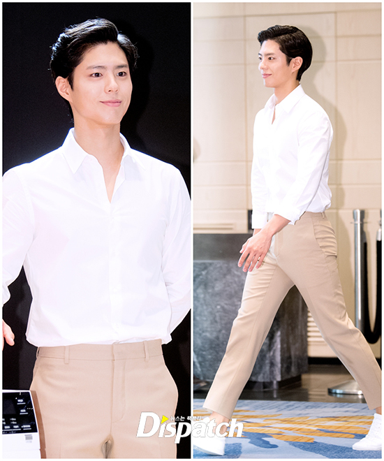 Actor Park Bo-gum attended a dryer brand photo wall Event held at the Four Seasons Hotel in Saemun-an-ro, Jongno-gu, Seoul on the 11th.Park made a dandy fashion with a white shirt and chino pants on the day.Morning Runway.The delight is done.Ratio hardcarry.