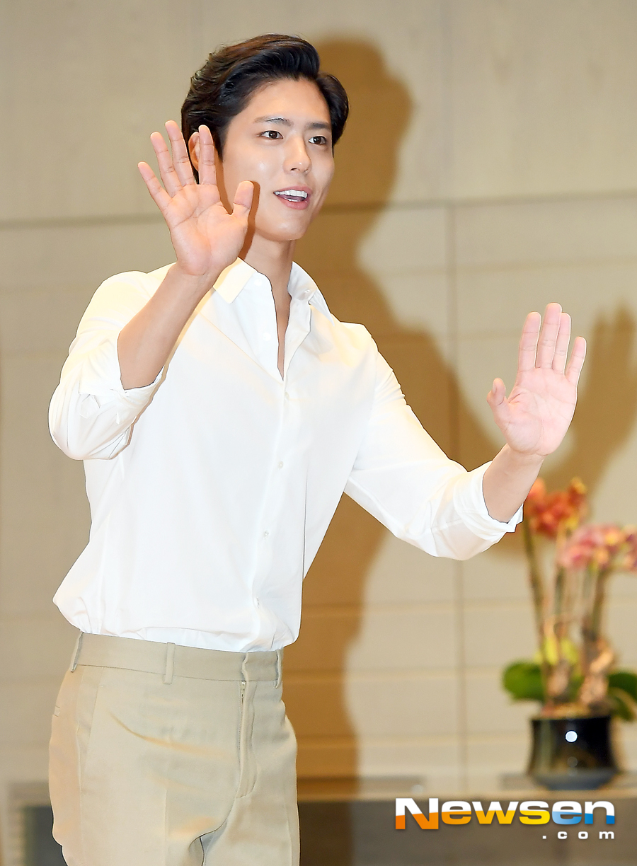 Actor Park Bo-gum attended the Winix tumble dryer launch event held at the Grand Ballroom of the Gwanghwamun Four Seasons Hotel in Seoul on the morning of September 11.Park Bo-gum poses for the day.On the other hand, Park Bo-gum will cooperate with Song Hye-kyo in the TVN new drama Boyfriend ahead of the broadcast in November.Jung Yoo-jin