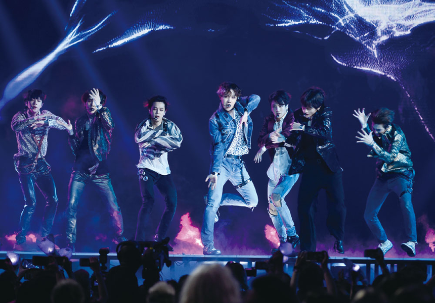 Highlights of the closing ceremony of Jakarta and Palembang Asian Game 2018 were the celebrations of the icons and Super Junior and two K-pop stars.With the rain pouring in, 60,000 spectators and Asian athletes in the stadium finished the 16-day heat by enjoying the music of K-pop groups that hit Asia and World with music.The closing ceremony of Asian Game was a stage that proved so naturally that Asias mainstream popular culture is not different but our K-pop.BTS new album Love Yourself Answer, the hottest K-pop group, is released on the Billboard main album chart, Hot 200, in the first week of release.(This is the first place to be published in the previous work released this year.)Idol, the albums album, is the first place on the Hot 100 chart, the main single chart.Album - Single First placeThe two events have been combined into one, and a new topic has emerged, and the netizens surrounding it are getting hot online every day.It is a ripple of military service preference that has attracted more attention than the sports itself throughout this Asian Game.Asian Game is a very important event for male athletes, only for gold medal winners, but with the Olympics and military exemption benefits.In the case of the Olympics, gold, silver and copper, or the third prize, can benefit from military service.Even so, the Olympics are hard to see as an event that will be noticed in the world sports world.If you think of sports itself, the authority of the World Championship by sport, such as the World Cup in football, the Athletics and Swimming World Championships, is unmatched with Asian Game and has a significantly lower chance of winning, but there is no military service preference (except for the 2002 World Cup semifinals and the 2006 World Baseball Classic semifinals) in sports. In the 1970s, when Park Chung-hee emerged as a symbol of national power, the government created a special military service system with the intention of helping sustainable activities for athletes who are promoting national power.In the early days, World Championships, Asia Championships, and Universiade winners benefited, but the object of the 1990 military service exemption, which South Korea emerged as a sports powerhouse, was reduced to the Olympics and Asian Game.The countdown of the BTS Act? Due to the nature of sports that presupposes a young body, the enlistment of young people in their twenties is almost a death sentence for sports players.But the question is whether this applies only to toxic sports, and whether the act of promoting national status is also a matter of sports.South Koreas military service obligation based on the national military service system is a very important leverage for the stagnation of the Republic government in the midst of a truce.The yangban class of the dynasty was a privileged class that did not fulfill the obligation of the military service corresponding to todays military service.The fact that the public opinion of South Korea young people has a sensitive and strict view of military service avoidance can be seen from the nationwide anger about Yoo Seung-joons attempt to avoid military service in 2002.He has not been in his country for 16 years. Military service exemptions have been applied not only to sports but also to the arts sector.If the general public wins the second place in the international art contest, which is not very interested, or if there is no international competition like Korean traditional music, the military service exemption will be applied if they win the domestic art contest.And also, the case of those who have completed the education of important national intangible cultural heritage is also applicable.The problem is that the arts field is applied only to so-called advanced arts such as traditional culture or classical music, and popular arts such as K pop and film are excluded from the original.Cho Sung-jin, who won the Chopin Competition, is an artist who promoted the national status and the first place on the Billboard chartIs BTS, which is leading the World K-pop sensation, just a dumb? The controversy is spreading to the National Assembly.Even if it is recognized Worldly in popular culture, it is heard that the so-called BTS law is being prepared to give military service preference.There is also a move to eliminate the military service exemption itself, which brings cracks in democratic equity.In a compromise position, the military exemption benefits are eliminated, but instead, it is argued that other forms of military service or postponement should be institutionalized. Anyone in their twenties, even if they are not athletes, artists, or baduk knights, is precious.And special turns, such as specials, privileges, and specials, are obstacles to the republican government.As the diversity of society deepens, it is desirable that military service obligations are determined in various ways and above all by subjective choice.However, it is necessary to have a reasonable equity in each of the various channels. We hope that this opportunity will be revised to include special military service exceptions that most citizens can sympathize with.And the Korean Wave officials who have contributed to the enhancement of the South Korean national brand more than any other area since the mid-1990s should open a channel to spread their duties more widely and deeply.gang heon music criticShould BTS benefit from special military service?