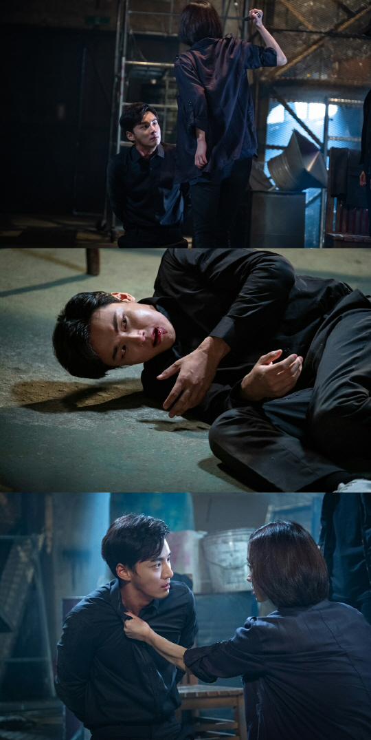 SBS Wednesday-Thursday Evening drama To Dear Judge (played by Chun Sung-il/director Boo Sung-chul, Park Joon-woo/Produced The Storyworks, IHQ) is a drama about Justice.Like the ambassador in the drama, some people say that the trend has passed, but justice should be kept.Dear Judge shows how characters in different positions think of justice and how they approach to realize justice.The two characters that show the most clearly contrasting justice in Dear Judge are Han Soo-ho (Yoon Shi-yoon) and Han Kang-ho (Yoon Shi-yoon).They are all twin brothers, all of whom are different, and when they stand in the same judge position in a cleverly twisted fate, the direction of the justice pursued by the two was quite different.Han Soo-ho, who was called computer judge because of the judgment that has never been out of the sentencing standard, was swept away by the situation and participated in a kind of trial transaction.The ruling of Han Su-ho caused the butterfly effect, and eventually one person took his own life. His family is still pointing a revenge blade at Han Su-ho.On the other hand, the Han River, which was called Yangachi and went in and out of prison several times, was different. He started pretending to be a fake judge instead of his disappeared brother.But he had unintentionally implemented justice and was disillusioned with trial deals, chaebol Gut, and cover-ups.The judge, who should be the most just, was swept away and joined the trial deal. Everyone is pointing out that Yang-ah is posing as a judge and implementing justice.The viewer will think about who is right and what real justice is through Dear Judge.On the 12th, Dear Judge, the production team is showing attention by revealing a picture suggesting the change of Han Soo-ho.In the photo, Han Soo-ho is kneeling in a place that looks like a waste warehouse.The red blood stains on his face and mouth are still clear, and in other photographs he is even rolling on the floor as if he was kicked.It can be guessed that Danger, who is not unusual to Han Soo-ho, was in trouble.Above all, it is noteworthy that the person who is holding the neck while watching Han Soo-ho directly is Bang Woo-jung (Han Soo-yeon). Bang Woo-jung has been following Han Soo-ho for a long time for revenge.For Han Su-ho, he could lose his life. Nevertheless, Han Su-hos face on his knees feels more meaningful than urgency.It stimulates curiosity about whether Hansu will change in front of Danger or what situation will unfold after that.Dear Judge, the production team said, The 25th to 26th broadcast today (12th) is both in the Danger of Han Soo-ho and Han Kang-ho.I hope you will see how the two brothers will escape from this Danger, and how the two brothers will approach justice in this process. The brothers Danger and the resulting changes can be seen in the 25th to 26th episode of SBS Wednesday-Thursday Evening drama Dear Judge which airs today (12th).