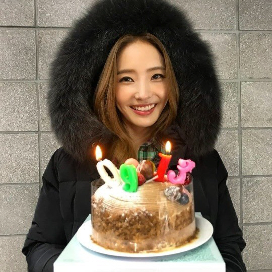 Actor Han Chae-young celebrates his birthday Celebratory photohas released the book.Han Chae-young posted a picture on his 12th day with an article entitled # Birthday # Shooting # Surprise Event # Thank you Kids on his instagram.In the photo, Han Chae-young is holding a gift cake while filming a photo, and smiling brightly, while her age is inexplicable, beauty catches her eye.Han Chae-young is an actor nicknamed Barbie Doll Iran with a sophisticated Western mask and perfect proportions of body.MBC entertainment program Wizard of Oji and Slam Dunk of Sisters appeared in many programs.He married businessman Choi and Dong-Jun in 2007 and held his first son in his arms in 2013.Han Chae-young recently appeared on JTBC4s Secret Sister with Red Velvet Yerry.