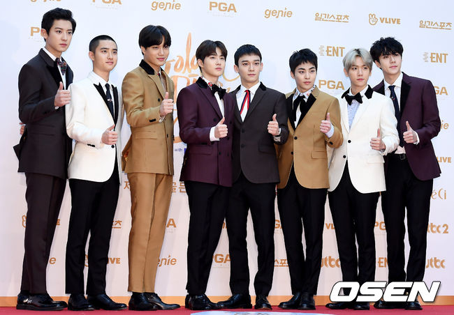 The group EXO has entered full-fledged comeback county. Another EXO Hot trend is expected to hit in the second half of this year.EXO started shooting a new song Music Video on the 12th in Gyeonggi Province.He is on a comeback countdown with a new album title song Music Video, which will be released in the second half of this year.Apart from shooting Music Video, the comeback period is still veiled, as the chances of a comeback day change are high depending on the later work of Music Video and the promotion.For now, it is scheduled for the second half of the year, and there will be some changes in the comeback of other groups according to this period.EXO received a lot of love by announcing Kokobab in July last year and Power in September.Through this album, they have proved the topic of the fourth million seller, Quadruple Million Seller, which is the fourth in their history.Since then, they have won the music awards ceremony and have been successful for the fifth consecutive year.It has once again proved to be a national group by concluding various musical Top Model with success, such as winning the top model in a somewhat unfamiliar reggae genre.EXO has been focusing on unit and personal activities since its full-scale activities last year.In April, EXO Chenbak City (Shiumin Baekhyun Chen) released his second mini album Blooming and then concluded a tour concert in Japan, and Dio (Do Kyung-soo) is appearing in the drama The Hundred Days of the Nang Gun.Through SM Station, Baekhyun released the duet song Young with Rocco, and Chan Yeol and Sehun are about to announce EXOs first duet sound source Wo Young.Focusing on unit and personal activities for more than a year, each member also went to the top of the list, and started a full-scale comeback county with a new song Music Video shooting on the 12th.There is interest in how much more EXO, which will return to perfection, will capture the publics ears with new music.EXOs new report will be announced in the second half of this year.DB