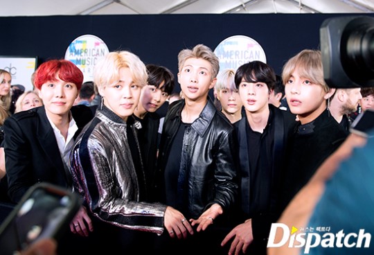 BTS was on the list of candidates for the 2018 American Music Awards (hereinafter referred to as AMAs).The AMAs released a list of candidates for AMAs on its official website on the 12th (local time). BTS was nominated for the part of Payborit Social The Artist.This is the first time BTS has been nominated for AMAs: with a big-name nominee: Cardibi (Cardi B), Ariana Grande, Demi Lovato and Sean Mendes.BTS has won the top social artist award for the second consecutive year in the Billboard Music Awards (BBMA).But it is unlikely to be able to attend AMAs. BTS is currently on a Love Yourself world tour. It will perform at the Otu Arena in London on the same day.BTS first attended AMAs in November last year, because it was officially invited as a Performer. It was the first K-pop singer to take the stage.Meanwhile, AMAs is a music awards ceremony awarded to hit musicians by United States of America ABC broadcast.It will be held at the United States of Americas Microsoft Corporation Theater on September 9.