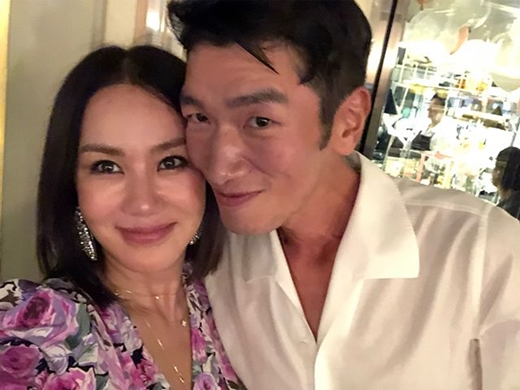Singer Uhm Jung-hwa posted a picture on the 15th instagram saying, Friends, colleagues and always good brother! Great Nam Jin # Kim Nam Jin.Selfie, pictured by Uhm Jung-hwa with Kim Nam Jin, two people beaming at the camera with their faces close together.Uhm Jung-hwa, Kim Nam Jins extraordinary friendship is felt in the photo; netizens were surprised to see Kim Nam Jin, who announced his recent situation, Its been a long time.Kim Nam Jin, who was born in 1976, made his debut in the entertainment industry with Fashion Model in 1996 and appeared on SBS Millennium Ji Ae, MBC Princes First Love and Tropical Night in December.Recently, entertainment activities have been taking a break.