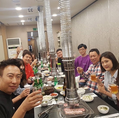The comedian Park Myeong-su gave a comment on getting off Happy Together.On the 15th, Park Myeong-su expressed his feelings about getting off KBS2 Happy Together Season 3, which he had been with for a long time through his instagram.Thank you very much and Im sorry for your fun time. Thank you for your love of Happy Together and for your step-ups and viewers.Park Jae-seok Thank you ~  .In the photo released together, the cast of Happy Together gather together to gaze at the camera with a glass.On the other hand, KBS2 Happy Together announced the departure of Park Myeong-su and Hyun-kyung Uhm on the 10th.
