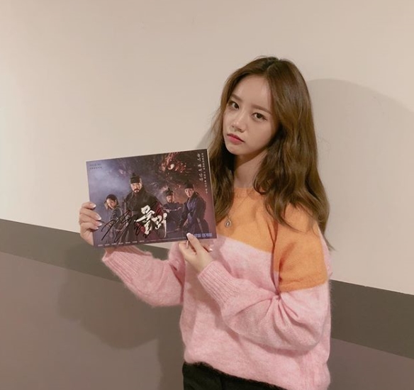 Hyeri has launched a Monstrum promotion.Girls Day member and actor Hyeri, along with a photo of his Monstrum poster on his instagram on September 15, #Monstrum is on stage greeting!!Oh Se-yong to watch the movie, posted a lovely publicity article.The netizens are leaving a comment saying, Can not you go to Hyeri Lovely? Monstrum is so expected. I will see Monstrum.pear hyo-ju
