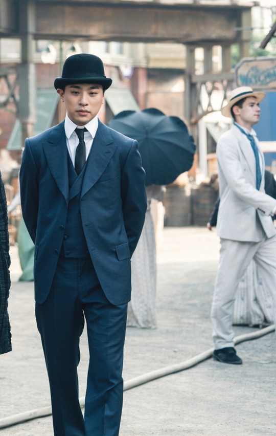 Mr. Sean Shine Park Jung-min Special Show A short but important figure <p>Actor Park Jung - min who captured the movie world appeared specially at tvN weekend drama Mr. Sunshine and gave intense Imfact.</p><p>Park Jung-min will appear in Dengeki in 22 Mr. Sunshine broadcast on September 16. It is a short appearance at Mr. Sunshine which is only three times until the end of the broadcasting, but appeared with a person who has a meaning to enrich the second half of the play further, to further boost the immersion degree.</p><p>Especially the special appearance of Park Jung - min realized with deep margin with the production team of Mr. Sunshine which had been working together before. Park Jung-min, who immediately decided to appear without hesitation as soon as he received the special appearance request of the production team, showed an exceptional passion, including actively taking photos in busy schedules.</p><p>Not only Park Jung-min is encountering with Lee Byung-hun, the movie That alone is my world breathing together, Mr. Sunshine, has increased the meaning of special appearance. Park Jung-min who took a picture should have impressed people looking at scenes completely, hard acting skills accumulated in various acting spectrum. Also, we completed shooting in an ambient atmosphere that divergent and pleasant pleasant and positive energy.</p><p>Production company side says Park Jung - min plans to appear as an important person in Mr. Sunshine, an important figure for Park Mi Sunshine heading toward the end of airing and Although it appears short, Park Jung - min s support shooting further improves perfection I will make a lot of expectation and interest in todays broadcasting as to why Park Jung - min played a special role in what role .</p>