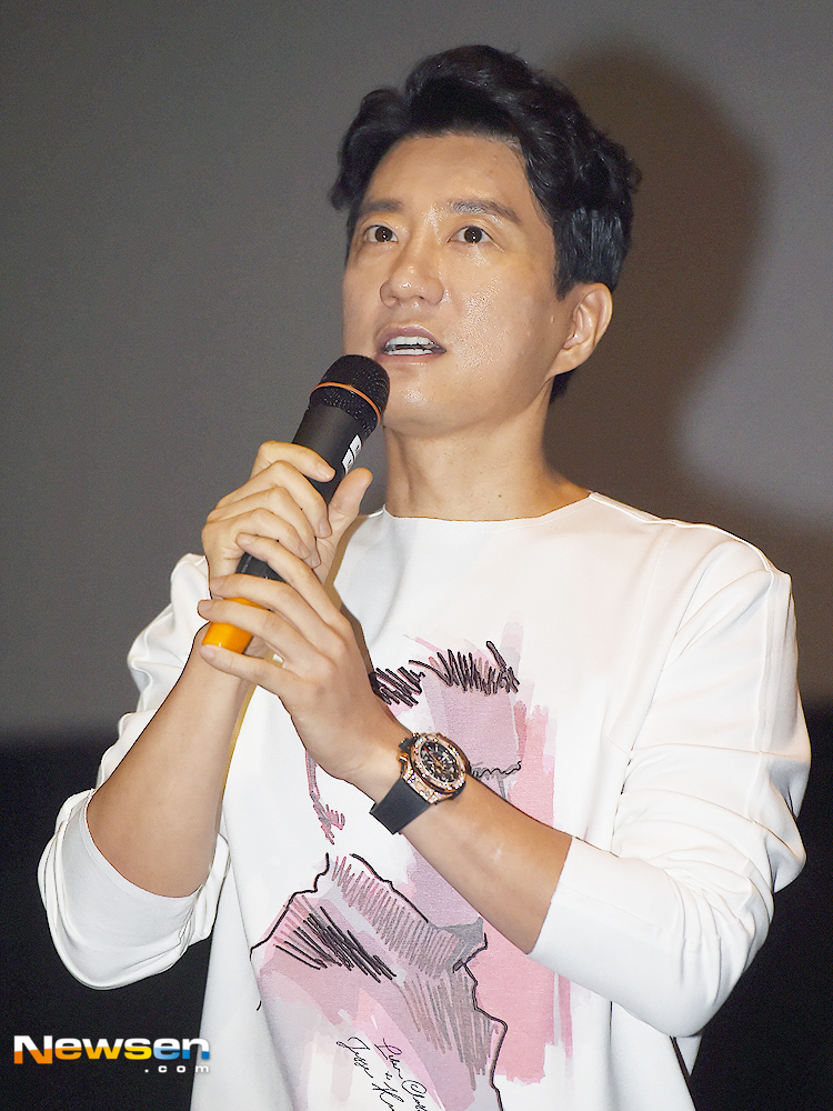 The stage greetings in the Gyeonggi area in the first week of the opening of the movie Monstrum (director Heo Jongho) were held at Lotte Cinema Suwon in Gwon Seon-gu, Suwon, Gyeonggi-do on the afternoon of September 16.On this day, Heo Jongho, Kim Myung-min, Kim In-kwon and Lee Hye-ri attended.On the other hand, the movie Monstrum is a film about the struggle of those who risked their lives to protect the country that was surrounded by fear by the strange beast MonstrumYou Yong-ju