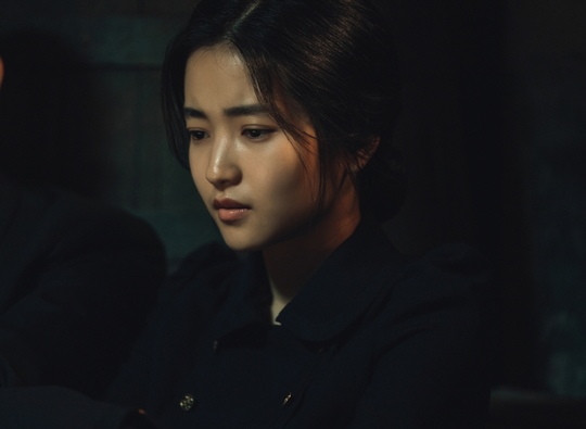 TVN weekend drama Mr. Shen Lee Byung-hun and Kim Tae-ri predicted a sad and sad fate with a pathetic shoulder pillow two-shot.In the 22nd episode of Mr. Sean Shine broadcast on September 16, Kim Tae-ri is released sleeping comfortably with a shoulder pillow leaning on Lee Byung-huns shoulder.In the play, Eugene and Ae-shin sit side by side and sleep.While she is resting her head against Eugenes shoulder and closing her eyes, Eugene holds her gaze for a long time and then touches her finger ring.While the two people who put the pledge ring on each others fingers double their sadness just by being together, they are focusing attention on what will happen to the sad and sad fate of the two.Lee Byung-hun and Kim Tae-ri have relaxed the tension by talking comfortably and laughing while preparing to shoot the scene.While chatting in an intimate atmosphere, the two continued their research on acting by sharing serious opinions about scenes and characters.As soon as the cue sign fell, the two focused on the sentiment line and immersed themselves in the characters of Eugene and Aesin without even delaying.Prior to the difficult emotional digestion, we were able to breathe together and achieve the perfect sum, and the praise of the field was poured into the two people who completed the best scenes.To save the more dangerous Joseon, the scene is soaked with Eugene and Ae-shins heart-wrenching wryness that they eventually ran together, the production company said. Please wait for Eugene and Ae-shin to be able to share their future with each other in a calm moment.hwang hye-jin