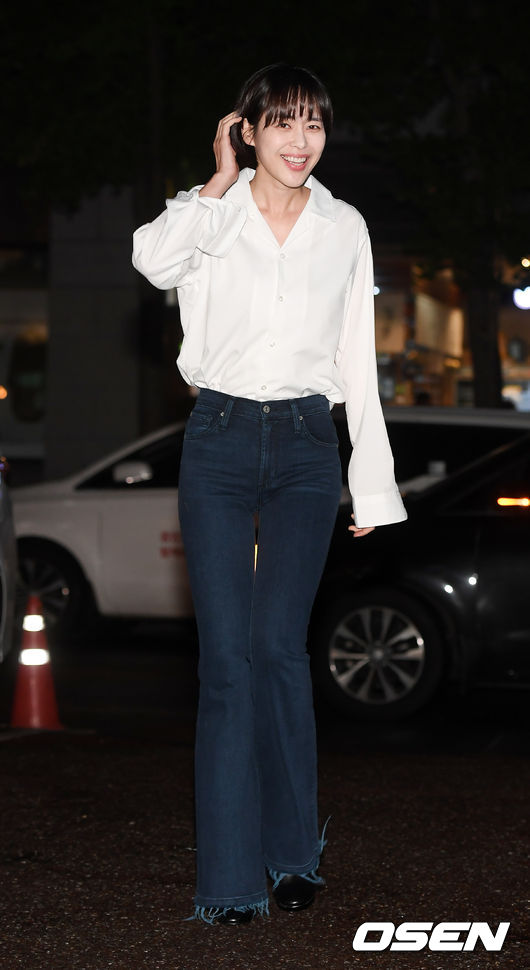 Actor Lee Ha-na is attending the OCN Voice 2 Party with staff at a restaurant in Yeongdeungpo-gu, Seoul on the afternoon of the 16th.