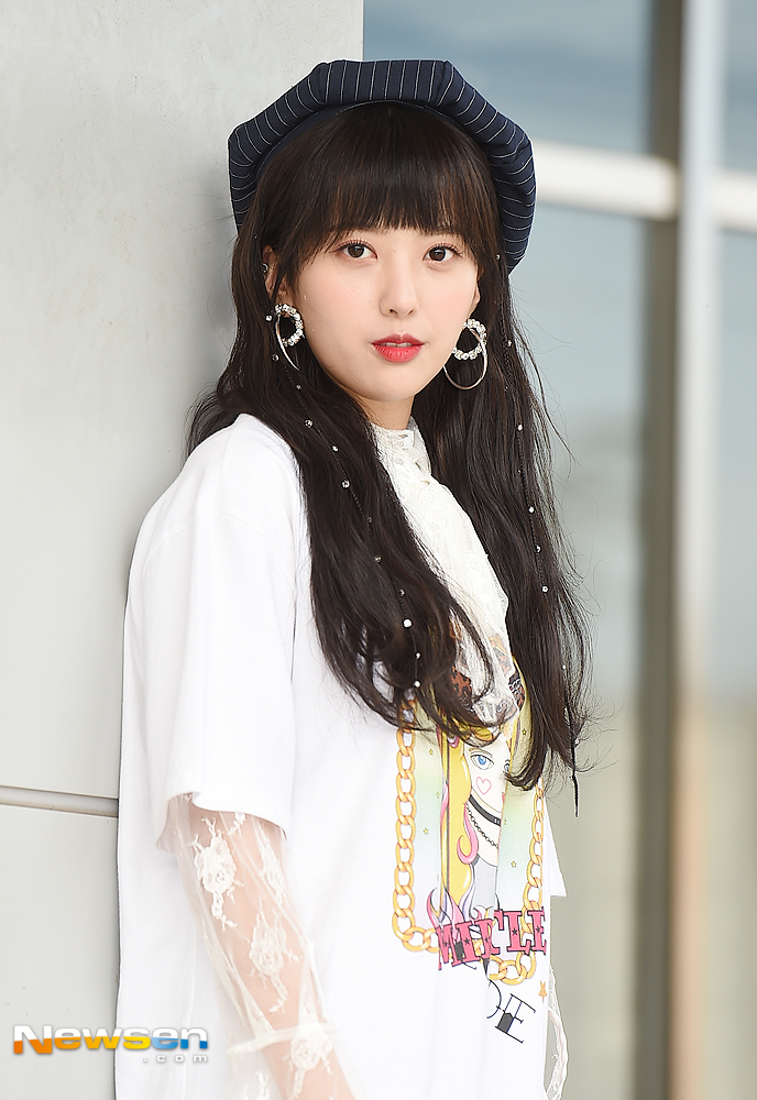 Unity (Uijin, Yevin, Ansia, Shin Yoon-jo, Lee Hyunjoo, Yang Jiwon, Woo Hee, Jien, Lee Su-ji) Goodbye album Starting to Know the End round interview was held on September 13 in Blue Square, Yongsan District, Seoul.Unity Shin Yoon-jo poses ahead of the interview.You Yong-ju