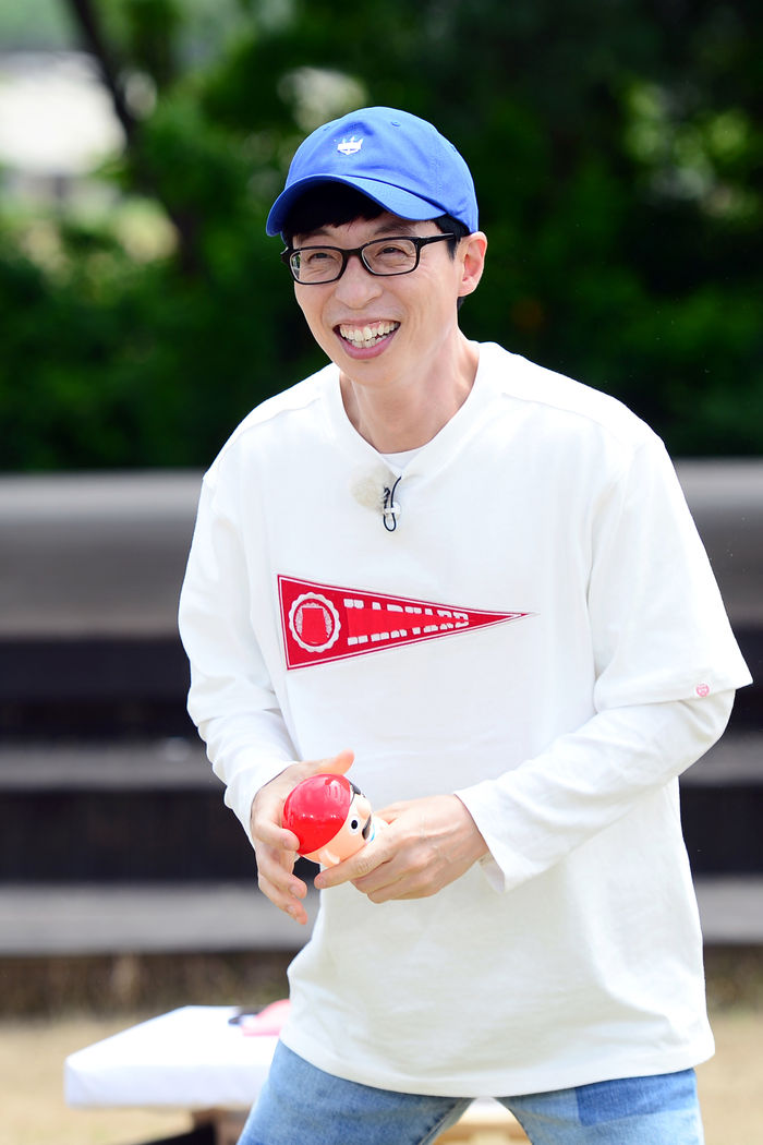 Comedian Yoo Jae-Suk meets viewers with SBS new Pilot entertainment programAccording to SBS on the 18th, Yoo Jae-Suk, who has been playing a central role in SBS Running Man for 8 years, will once again coincide with PD Jung Chul-min, who led Running Man.I recently planned the program while having a break, said Jung Chul-min, PD. I asked Yoo Jae-Suk to join me and I responded happily.The specific contents and timing of the SBS new Pilot entertainment program of Yoo Jae-Suk are being discussed.