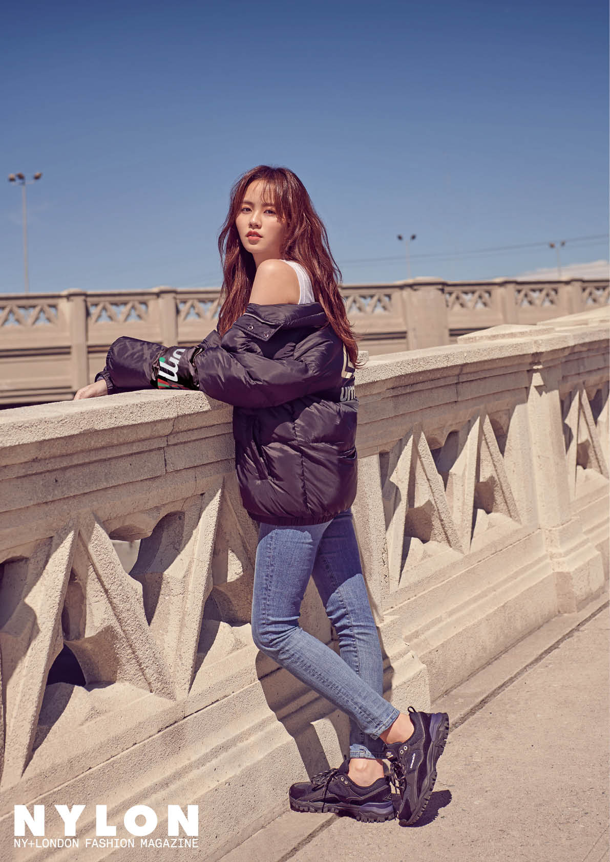 A beautiful picture of Actor Kim So-hyun has been released.The LA picture, which contains Kim So-hyuns 20-year-old story released through the fashion magazine nylon (NYLON), features a variety of charms ranging from a unique feminine atmosphere to a sporty feeling.Kim So-hyun in the public picture proposed FW season trend through down item styling of the fly short jacket and short styling.Especially, mature eyes and alluring visuals attract Eye-catching.On the other hand, Kim So-hyuns picture can be seen in the October issue of nylon.photo-nylon-provided