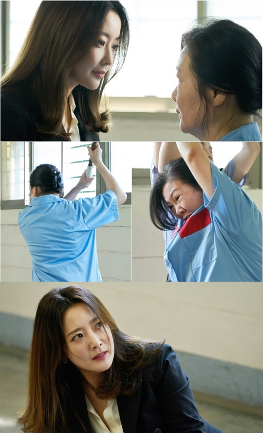 Nine Room Kim Hee-sun - Kim Hae-sooks private scuffle is captured and heralds her first meeting of livery.TVNs new Saturday drama Nine Room (directed by Ji Young-soo/playplayed by Jung Sung-hee/produced by Kim Jong-hak Productions), which is scheduled to be broadcast first in June (Saturday) following Mr. Seane, is the evil death rower of the ages, Jang Hwasa (Kim Hae-sook), and the lawyer Euljihaei (Kim Hee-sun), whose fate has changed, and  A life reset revenge drama of a man Ki Yu-jin (Kim Young-kwang) who holds the key to fate.Kim Hee-sun played the role of Eulji Haei, an unsolicited lawyer who boasts a 100% winning rate, and Kim Hae-sook played the role of Jang Hwasa, the longest unsolved death row.In particular, Kim Hee-sun and Kim Hae-sook have been in constant conflict since their first meeting in the private with lawyers and death rows, entangled in a lifetime of events where each others fates are reversed.Among them, the public steel contains the first bloody face-to-face scene of Kim Hee-sun (Euljihae Station) and Kim Hae-sook (Jean Hwasa Station), which focuses attention.While the two people who are confronted with cold eyes in the prson are tense, Kim Hee-sun seems to be approaching Kim Hae-sook and whispering something quietly, causing curiosity.Kim Hae-sook then swings the cane in his hand toward Kim Hee-sun, revealing explosive anger and creating surprise.Kim Hae-sook, who was furious at Kim Hee-suns words, was caught losing his temper and indiscriminately starting an attack on Kim Hee-sun.Kim Hae-sooks ruthless back view of Kim Hae-sook, who once again lifts his cane toward Kim Hee-sun, who is surprised at this, swallows the dry saliva of the viewer.Above all, Kim Hee-suns day-to-day eyes are intense, not caring about Kim Hae-sooks attack.There is a growing interest in Kim Hee-suns words that angered Kim Hae-sook and the timebomb-like encounters of two people who had a struggle in the prson.TVN Nine Room production team said, Kim Hee-sun and Kim Hae-sook have created an inseparable scene from the first meeting with a charisma with deep inner space.The tight acting sum of the two people is making the tension of the drama soar. He said, I would like to ask for a lot of expectation for the drama and drama created by Kim Hee-sun - Kim Hae-sook,On the other hand, TVNs new Saturday drama Nine Room will be broadcasted at 9 pm on October 6th following TVN Mr. Sean.