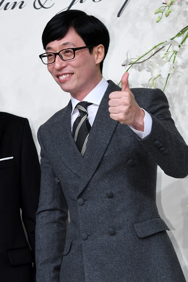 Comedian Yoo Jae-Suk meets viewers with SBS new Pilot entertainment programYoo Jae-Suk, who has been playing a central role in Running Man for 8 years, once again coincides with PD Jung Chul-min, who led Running Man.I recently planned the program while having a break, said Jung Chul-min, PD. I asked Yoo Jae-Suk to join me and I responded happily.The specific contents and timing of the SBS new Pilot entertainment program of Yoo Jae-Suk are being discussed.