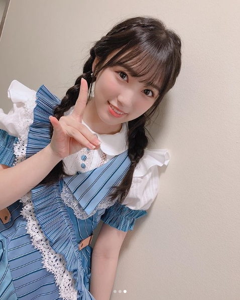 Nako Yabuki, a member of the group Aizone, is actively working between Korea and Japan.Nako Yabuki posted a photo on his Instagram   account on September 18 with an article entitled  (Sentimental Train released tomorrow).The photo shows Nako Yabuki with both head heads. Nako Yabuki added cute charm with V pose.Nako Yabukis small face size and large, clear eyes catch the eye.Fans who responded to the photos responded such as The most beautiful Nako in the world, I am busy and I have to take care of my health!, I am so beautiful to laugh at me.delay stock