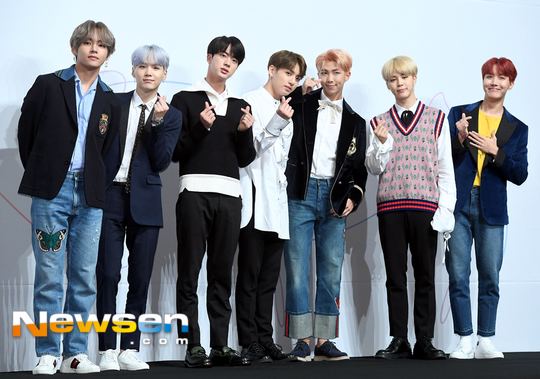 Group BTS (RM, Sugar, Jean, Vue, Ji Min, Jay Hop, and Jung Guk) will appear on the morning news program English Vinglish Americas on the United States of America ABC.Global star BTS will appear on English Vinglish Americas next Wednesday, the English Vinglish Americas side said on their official Twitter Inc. on September 19 (local time).BTS will show Love Live! performance at Times Square. BTS agency Big Hit Entertainment also confirmed the appearance by retweeting English Vinglish Americas Twitter Inc. article.Earlier, BTS confirmed the appearance of the United States of America NBCs late-night talk show The Tonight Show Starring Jimy Fallon (the Jimi Hendrix Fallon Show).Jimi Hendrix Fallon Show announced on the 18th that BTS will appear on the 25th through official SNS and broadcasting, and it will be Love Live!! stage.BTS started with Dick Clarks New Earth Rocking Eve this year, followed by Ellen DeGeneres Show, James Corden Show, Americas Got Talent, and Jimi Hendrix Fallon Show, followed by English Village Americas. He has demonstrated his unique global status by working on the program.BTS is staying in Canada for the global tour LOVE YOURSELF (Love Yourself) performance.After finishing the Canada Hamilton performance on the 23rd, the United States of America plans to schedule the Jimi Hendrix Fallon Show and English Vinglish Americas before the Newark performance on the 28th.hwang hye-jin