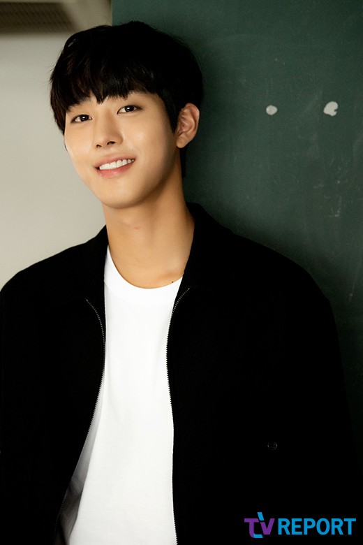 Actor Ahn Hyo-seop gave a feeling of acting between Yang Se-jong and The Uncle nephew.Ahn Hyo-seop, who played Yu Chan in Thirty but Seventeen, said in an interview on the 19th that he had a breath of acting with Yang Se-jong and Shin Hye-sun.Ahn Hyo-seop said, I was a lot of strangers, so it was difficult to approach, but (God) Hye Sun was very close to her because she had a good personality.(Yang) Sejong did not talk much, but I was so tired, but I could not get close because I was so special with Mr. Se-jong and Ahn Hyo-seop in the play. He laughed whether the atmosphere of the shooting scene came to mind.In particular, Yang Se-jong and Ahn Hyo-seop, who are among the Uncle nephews in the play, are actually three years old.I was actually worried about it, I was worried that it might be incongruent, but it seemed to me that it was a strange difference.I was proud that I seemed to be able to come out with a high school student. It seems to be well expressed because it is clearly in the script itself. Ahn Hyo-seop was a coordinator who is full of positive energy in the 30 but 17th, which ended on the 18th, and took the role of direct younger and younger, capturing the hearts of viewers.He became a top-trend actor while becoming a peoples younger man.