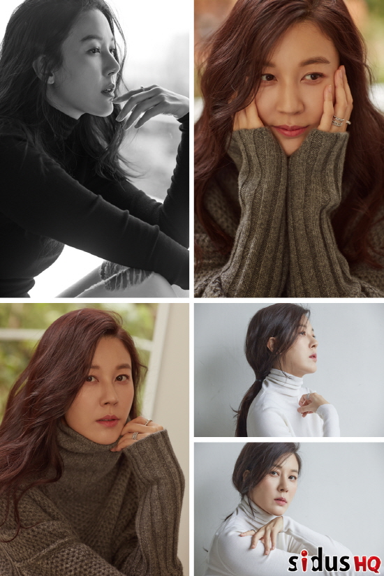 Actor Kim Ha-neul showed off his deep autumn sensibilityKim Ha-neul, in the photo released on the official post of sidusHQ, showed a relaxed and elegant figure in a gentle mood as if he had an autumn.Deep eyes and delicate gaze treatment added to the alluring charm.Kim Ha-neul, who created a feminine feeling with the simple Monotone costume that was not gorgeous, revealed the unchanging beauty that does not feel the blank period at all.Kim Ha-neul recently signed an exclusive contract with sidusHQ to signal active activity; he is currently struggling to select his next film.Photo: Cydus HQ