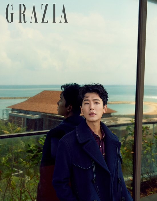 Jung Kyung-hos picture, which was well received for stable acting through the drama Life on Mars, was released.In this photo released by the womens magazine Gorizia, Jung Kyung-ho directed a colorful fashion god in the background of the resort located in Bali Nusadua.It was a modern, simple shirt and a classic design of a McCourt, and it was a fashionista with a colorful graphic design jacket and knit.Through an interview that was released together, I think that we are all very good because we are all good, rather than feeling good after shooting.I am so grateful that I have been able to work with these people so much these days.It is the second work with Lee Jung-hyo, and I think that I can meet this team again as I am happy and happy. Jung Kyung-hos interview and picture with passion for acting and affection for the surrounding people can be seen through the October issue of Gorizia.Photo = Gragorizia